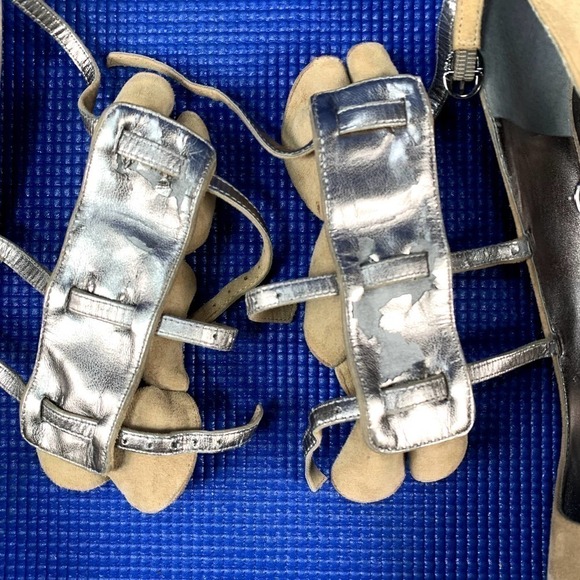 VINCE CAMUTO VC-MARCIA Women`s Size 7B Tan Suede Leather Heels - Picture 7 of 9